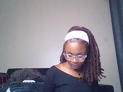 Snapshot of Lill_Miss chatting on July 2026 08:22:02 PM Lill Miss online show from July 2026 08:22:02 PM