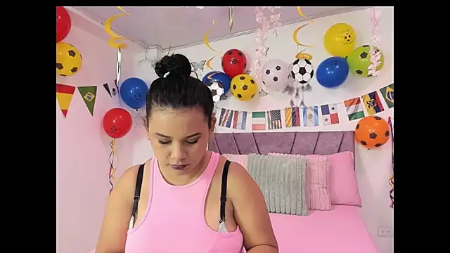 NahomyEvans online show from July 2026 11:49:01 AM