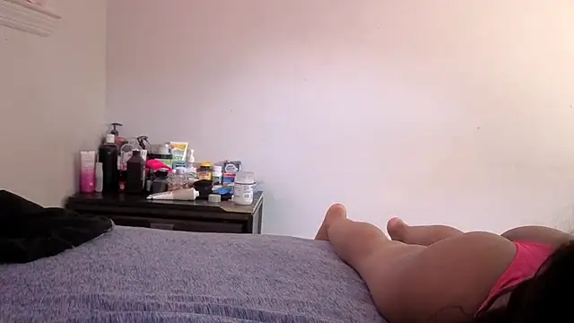 Prettywettkittycc online show from July 2026 04:01:02 PM