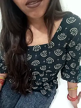 Snapshot of Meenakshi_rajput chatting on June 2026 04:12:02 AM Meenakshi rajput online show from June 2026 04:12:02 AM