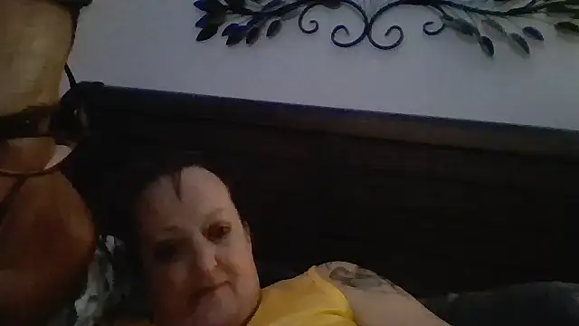 Snapshot of purplecarnation chatting on June 2026 09:33:01 AM purplecarnation online show from June 2026 09:33:01 AM