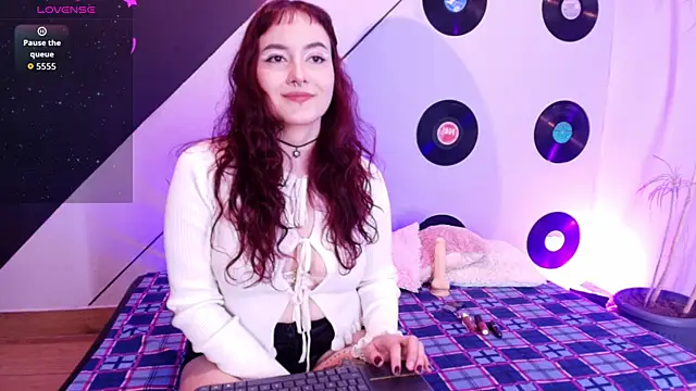 Snapshot of Allissa_Noir chatting on July 2026 02:44:01 AM Allissa Noir online show from July 2026 02:44:01 AM