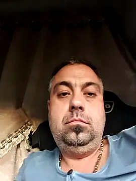 Robertoplayboy online show from September 2025 05:25:02 PM