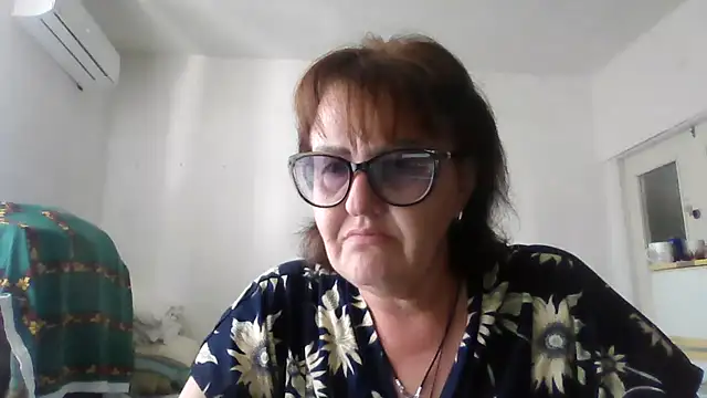 Snapshot of ErikaXShine chatting on June 2026 11:41:01 AM ErikaXShine online show from June 2026 11:41:01 AM