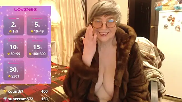 Sharon Amore online show from December 2025 07:54:01 PM