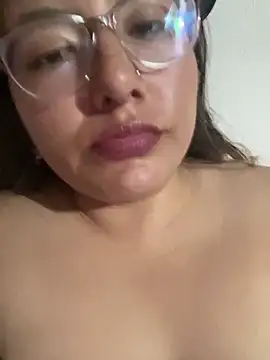 Snapshot of DirtyCerezita chatting on June 2026 04:50:01 AM DirtyCerezita online show from June 2026 04:50:01 AM