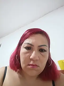 Agata Traviesa online show from June 2026 12:02:01 PM