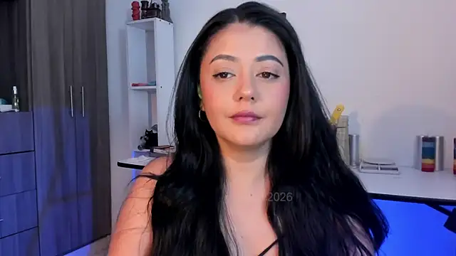 LauraToro  online show from June 2026 06:38:02 AM