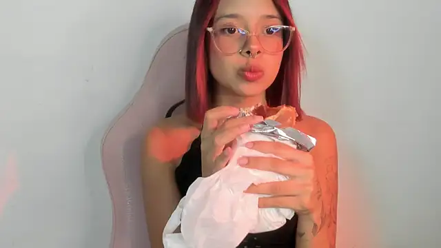 Melaniie fox  online show from August 2026 11:36:02 PM