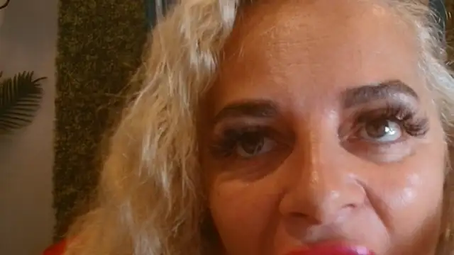 ElviraZoi online show from July 2026 06:18:01 AM
