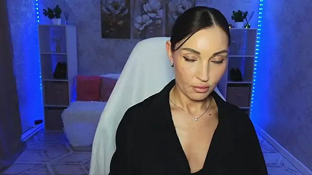 NikoleMills online show from July 2026 10:21:02 AM