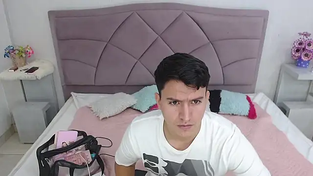 Snapshot of naho_alejo chatting on July 2026 03:11:01 AM naho alejo online show from July 2026 03:11:01 AM