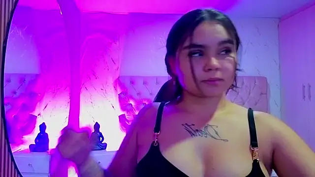 Snapshot of TifanyRoseX chatting on June 2026 12:32:02 AM TifanyRoseX online show from June 2026 12:32:02 AM