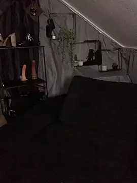 IvyReigns online show from July 2026 08:15:02 PM