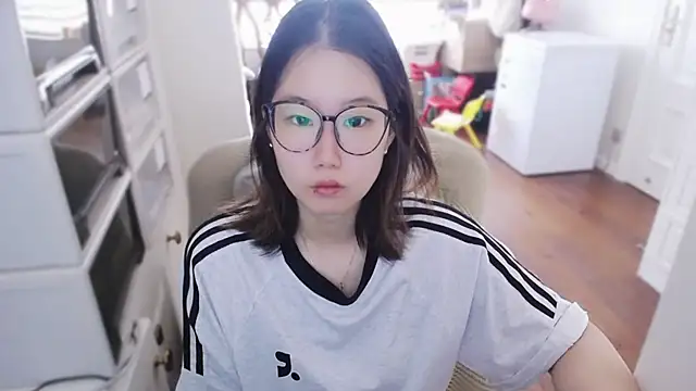 xiaoxiong-99 online show from June 2026 06:56:02 AM
