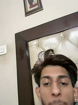 ronnnnn718 online show from July 2026 07:01:02 PM