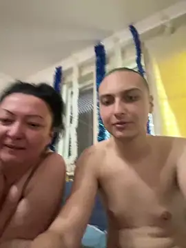 2hotcandy online show from June 2026 01:10:01 PM