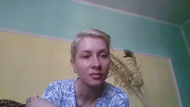 AmberandBlond online show from June 2026 01:03:02 PM