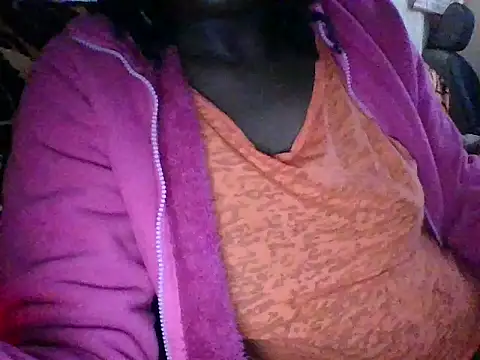 Snapshot of lucyswee chatting on July 2026 05:00:01 AM lucyswee online show from July 2026 05:00:01 AM
