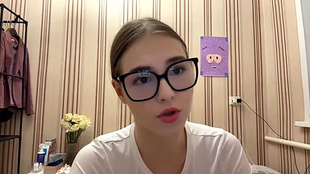 MiaWonderind online show from July 2026 05:42:02 PM