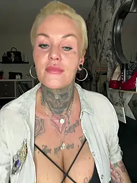 Snapshot of InkedMissLaBaehm chatting on July 2026 10:16:02 PM InkedMissLaBaehm online show from July 2026 10:16:02 PM
