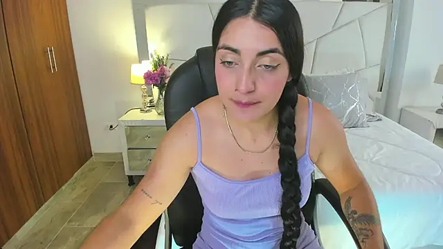 naiah blue online show from June 2026 06:27:01 PM