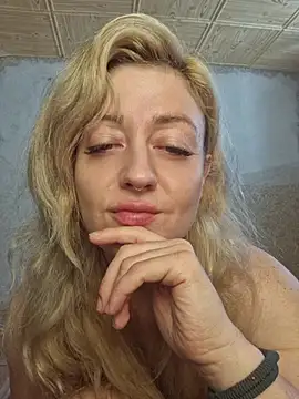 Snapshot of Amber-Blaze chatting on July 2026 08:32:02 AM Amber-Blaze online show from July 2026 08:32:02 AM