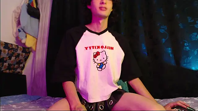 Snapshot of Naomi_uwu chatting on June 2026 07:21:02 AM Naomi uwu online show from June 2026 07:21:02 AM