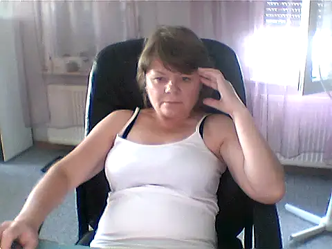 MoonLady40 online show from July 2026 02:51:01 PM