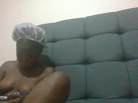 Snapshot of Black_prettty chatting on July 2026 04:33:01 PM Black prettty online show from July 2026 04:33:01 PM