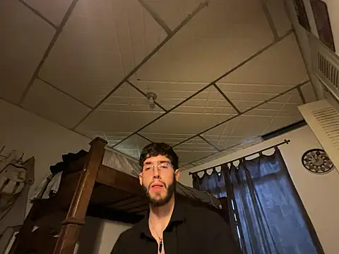 Leo Saint  online show from June 2026 07:16:01 PM