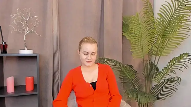 CaroleeIlle online show from June 2026 12:07:02 PM