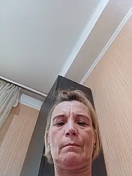 Kriss-Miss-Kiss online show from June 2026 03:03:01 PM