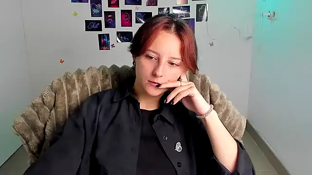 Snapshot of Dilara_Kiss_ chatting on August 2026 05:17:01 AM Dilara Kiss online show from August 2026 05:17:01 AM