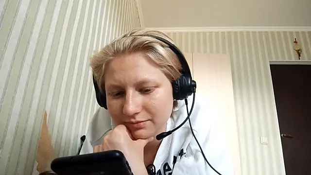 JennyShortcut online show from June 2026 12:53:02 PM