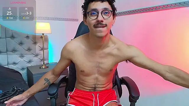 Snapshot of Twunk_miguel chatting on August 2026 03:39:01 AM Twunk miguel online show from August 2026 03:39:01 AM