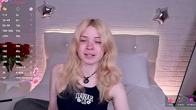 Snapshot of ChloeWells chatting on July 2026 03:37:01 AM ChloeWells online show from July 2026 03:37:01 AM