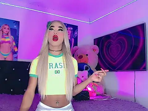 Snapshot of HeidiVanessa chatting on June 2026 01:54:01 AM HeidiVanessa online show from June 2026 01:54:01 AM