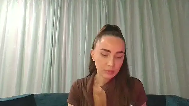 Zorelia online show from June 2026 06:07:01 PM