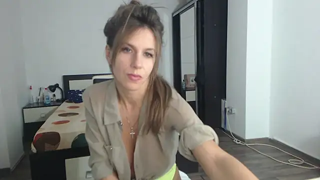 DedeSibel online show from March 2025 07:05:02 PM