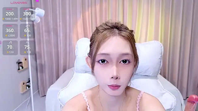Snapshot of YangYang-0805 chatting on July 2026 05:09:02 AM YangYang-0805 online show from July 2026 05:09:02 AM
