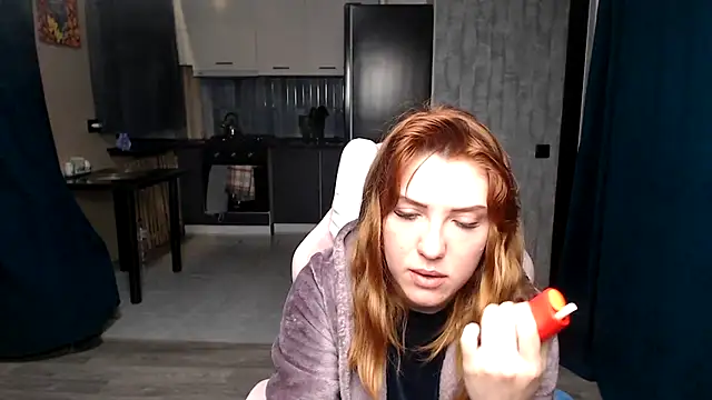 Reginasmilee online show from October 2025 11:27:01 PM