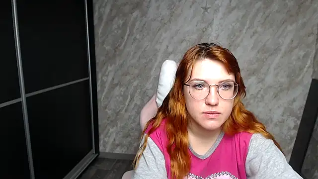 Reginasmilee online show from March 2026 03:35:02 AM