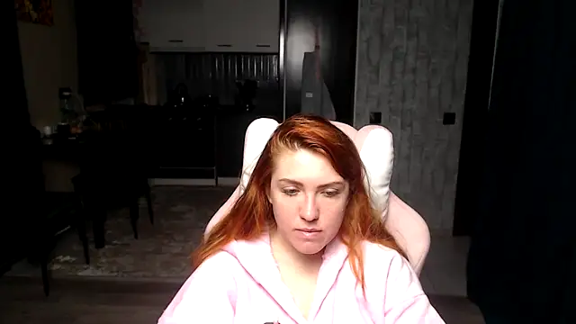 Reginasmilee online show from April 2026 03:33:02 AM