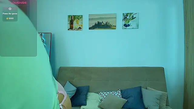 boneyblue online show from June 2026 05:56:01 AM