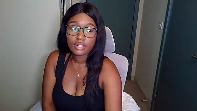Snapshot of itsanna_b chatting on July 2026 02:33:02 AM itsanna b online show from July 2026 02:33:02 AM