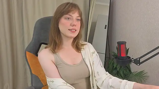 Luci XO online show from June 2026 12:22:01 PM