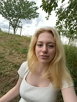 CarlottaRose online show from July 2026 12:40:02 PM