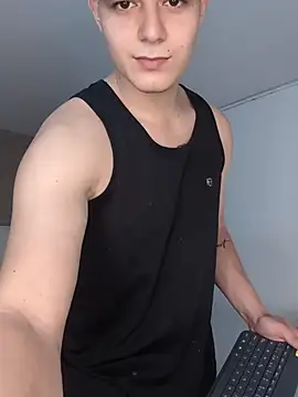 Snapshot of MaxCruz_ chatting on July 2026 08:44:02 PM MaxCruz online show from July 2026 08:44:02 PM