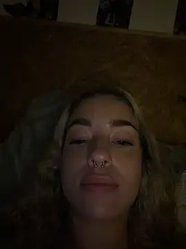 lunavelveett online show from July 2026 04:31:01 AM